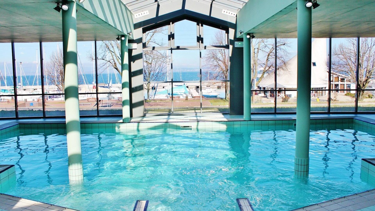 Evian-les-Bains Apartment | Apartment with balcony or terrace