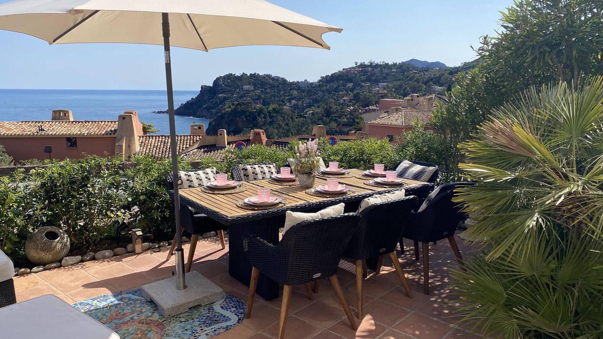 Theoule-Superieur Apartment | Apartment with sea view, 70m² terrace and direct access to the sea