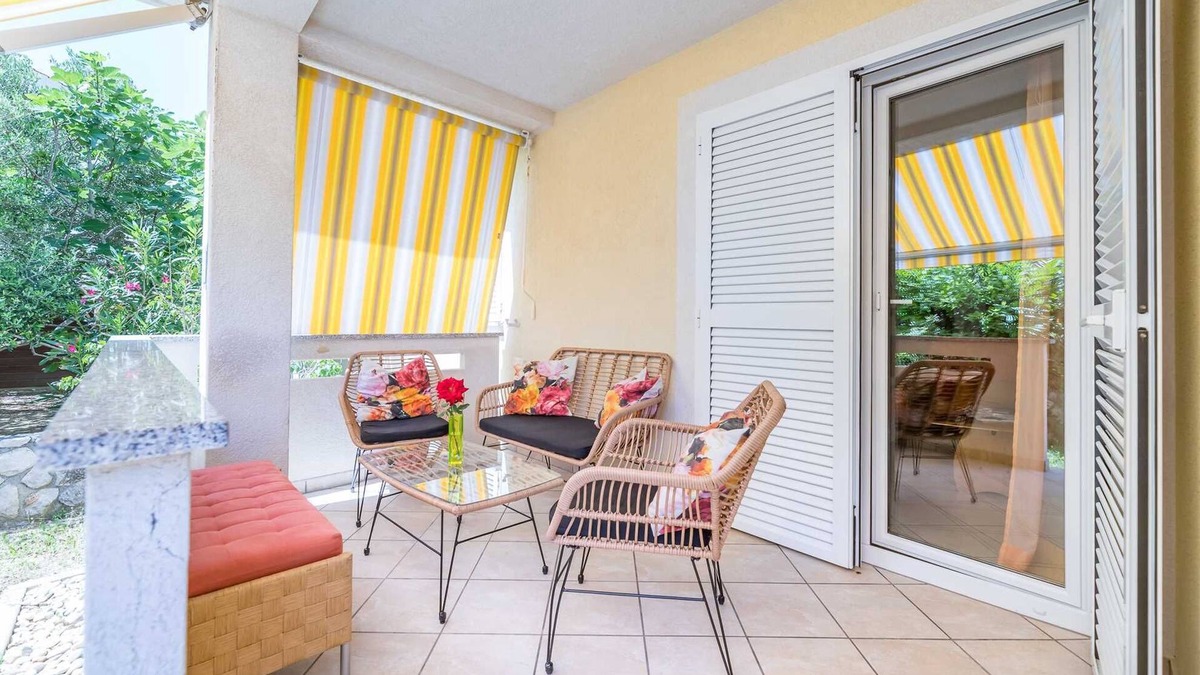 Baska Apartment | Apartment with garden and barbeque
