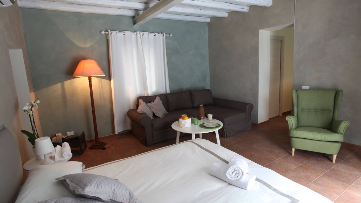 Albergheria Apartment | Apartment with garden in the old town