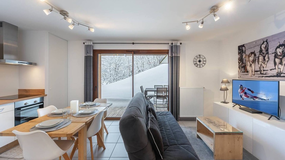 Chatel Apartment | Apartment with garden, in a quiet location, just a few metres from the centre.