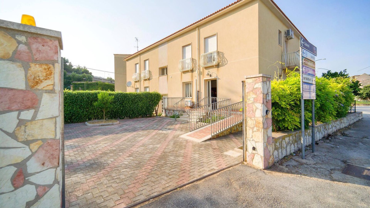 Salemi Apartment | Apartment with garden in the center of Salemi.
