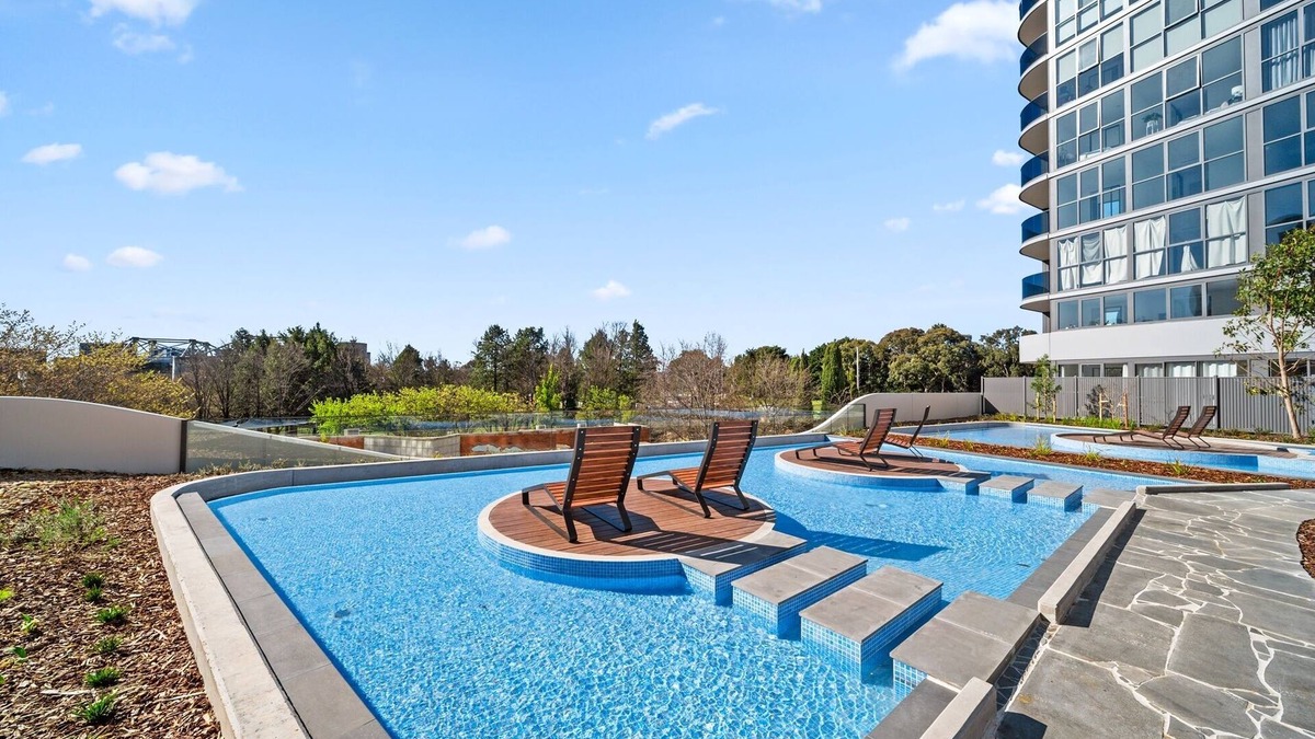 Phillip Apartment | Apartment with Gym and Indoor Pool Access