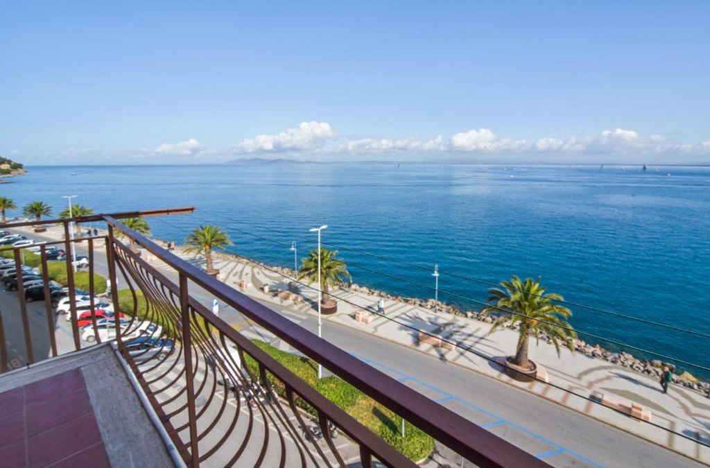 Monte Argentario Apartment | Apartment with balcony in Porto Santo Stefano 89 m² sea view