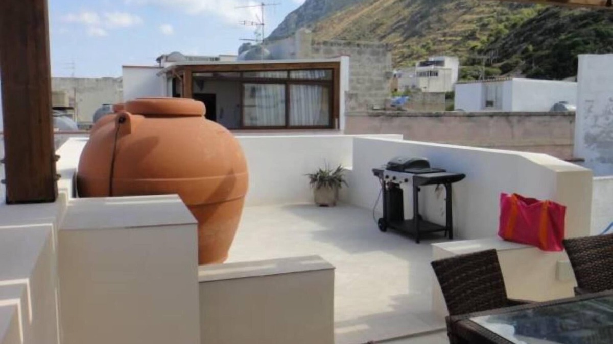 Marettimo Apartment | Apartment with large terrace
