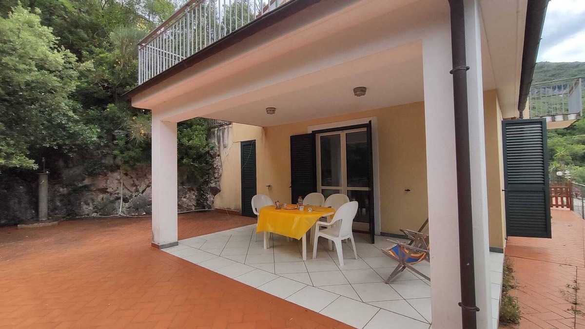 Maratea House | Apartment with large patio and garden a few steps from the center of Maratea