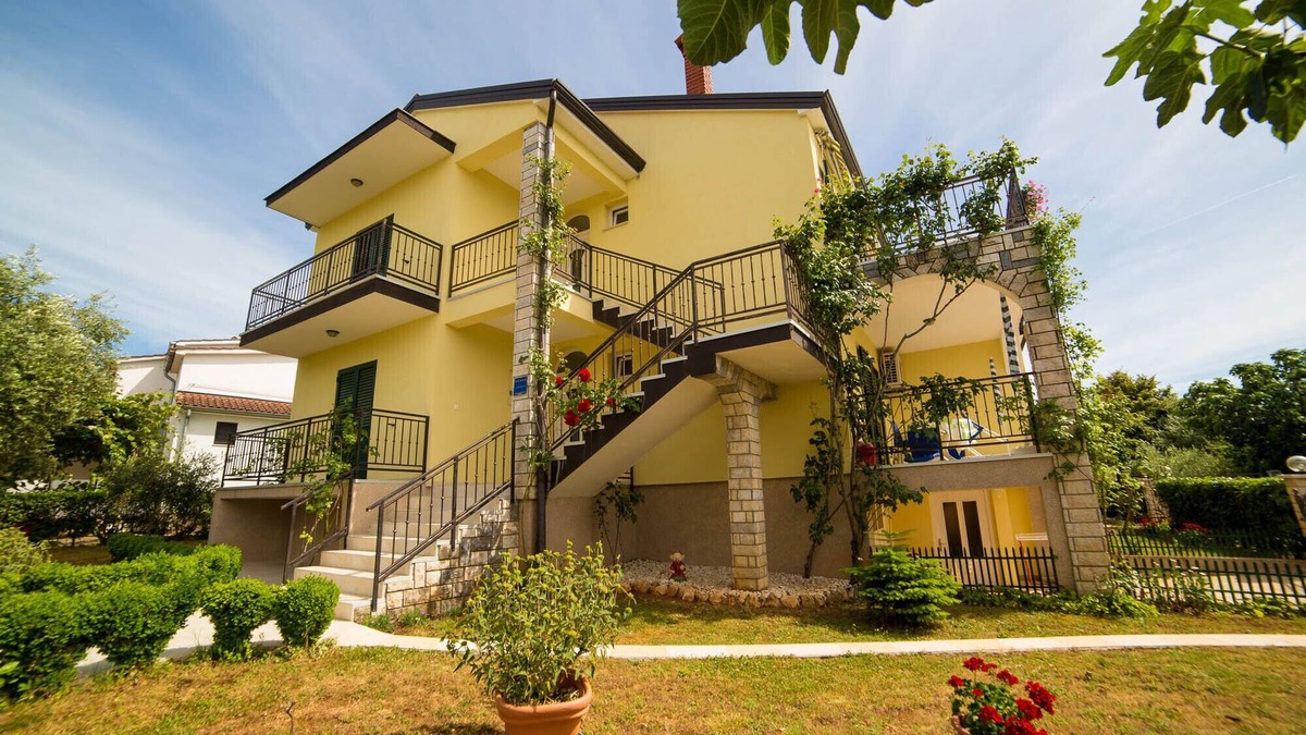 Gulici Apartment | Apartment with lots of space, peace,good vibrations,garden,barbecue,concerts,sports