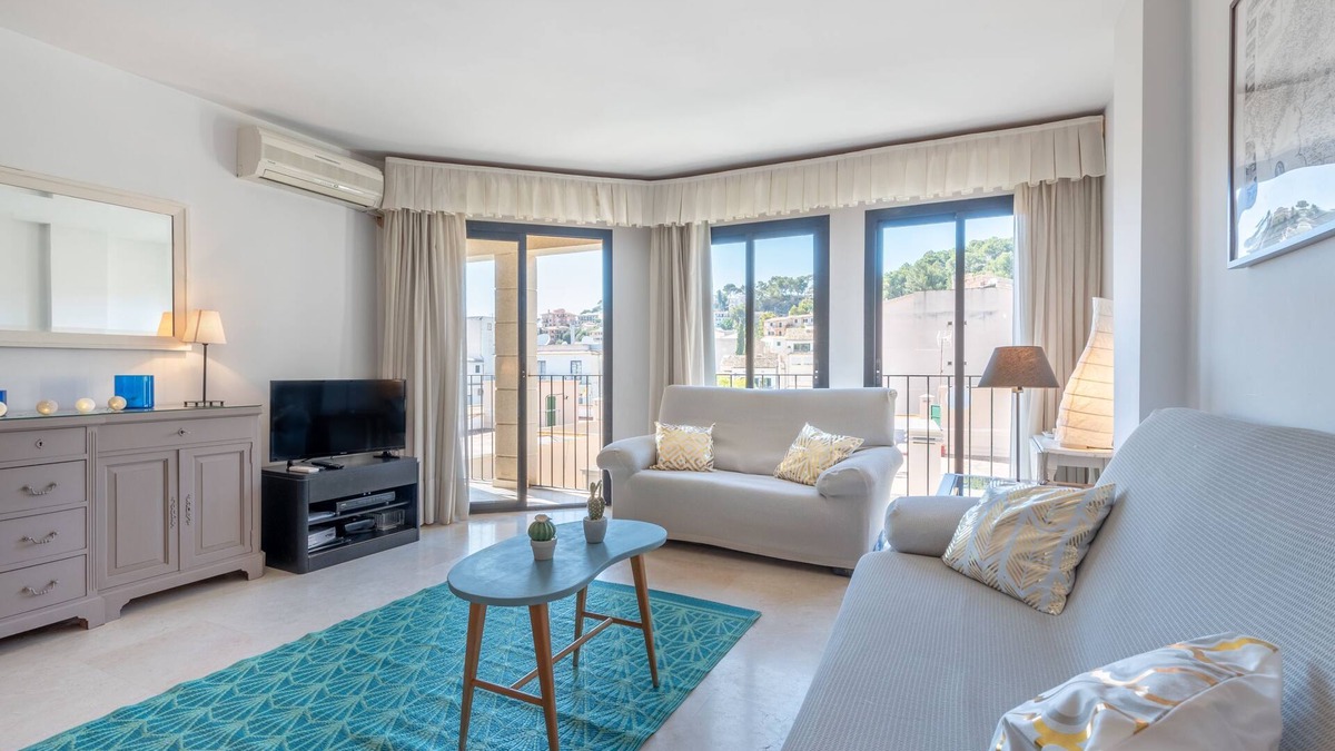 Puerto de Soller Apartment | Apartment with mountain views, Wi-Fi and air conditioning.