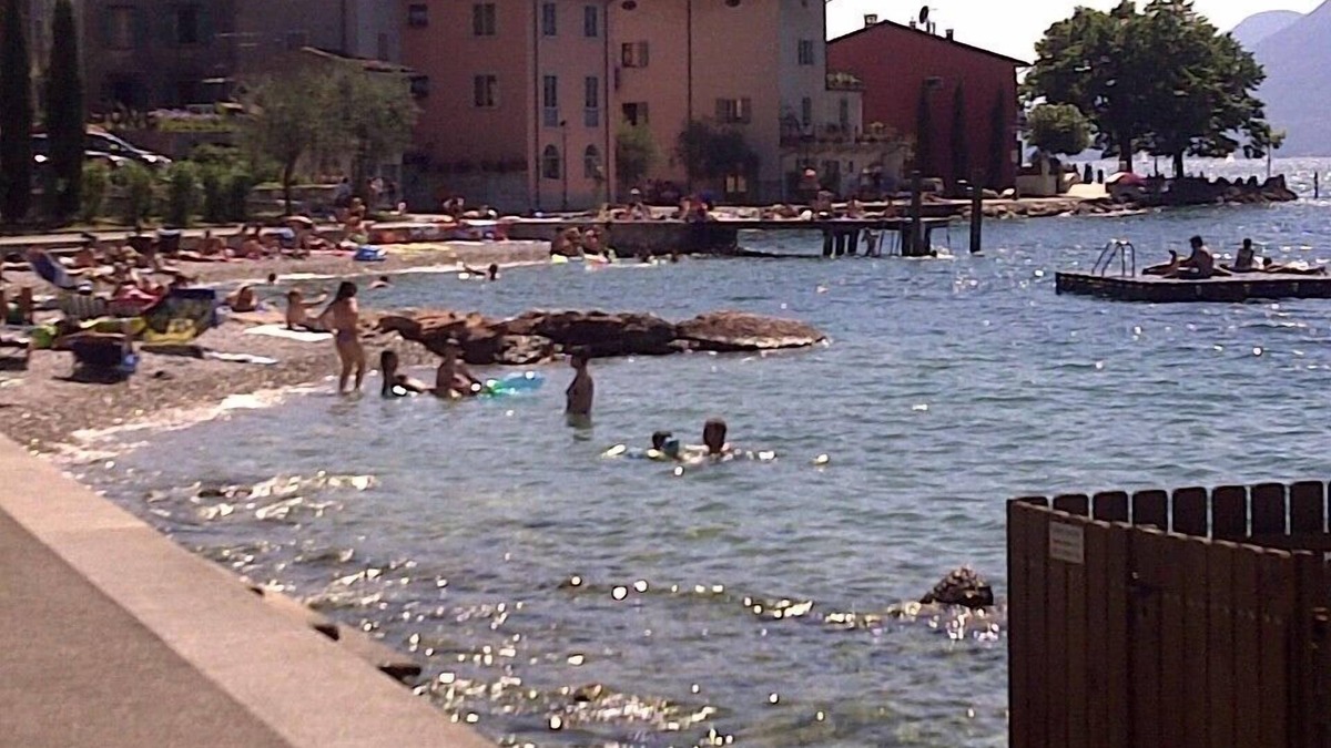 Cassone Apartment | Apartment with parking space Romantic close to beaches and clubs