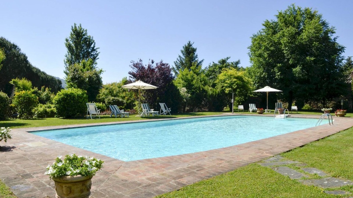 Il Borgo Apartment | Apartment with Pool and WiFi in Cortona for 4 People