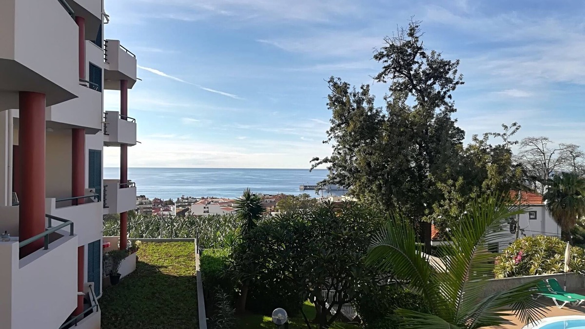 Santa Maria Maior Apartment | Apartment with pool and magnificent view over Funchal city and bay!
