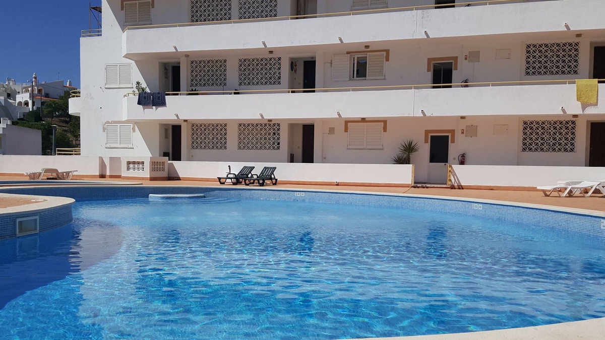 Carvoeiro Apartment | Apartment with pool, garage and Wi-Fi 300 meters from the beach
