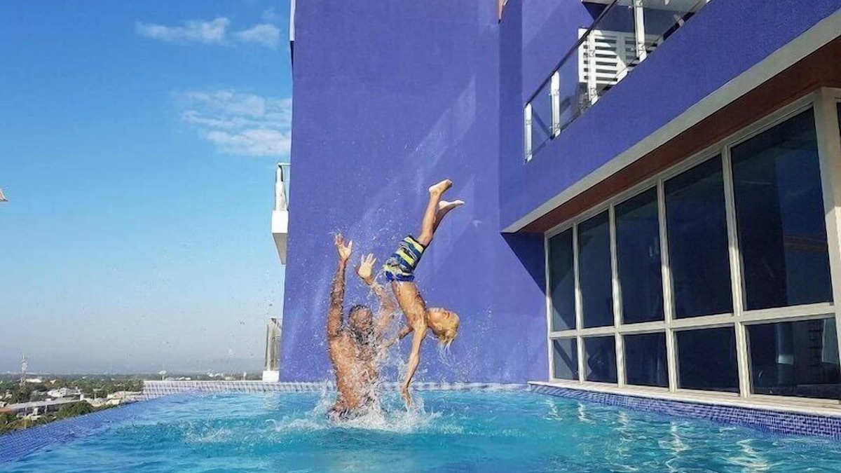 Saint Andrew Apartment | Apartment with roof top pool
