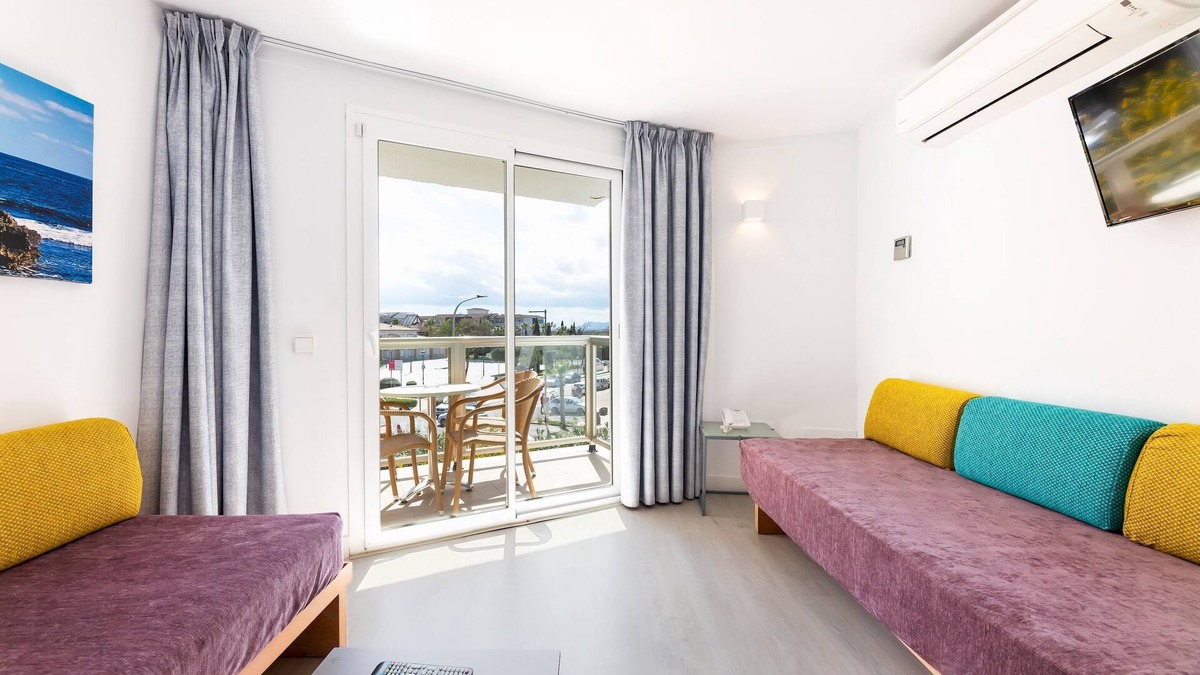 Muro Apartment | Apartment with shared pool, near the beach