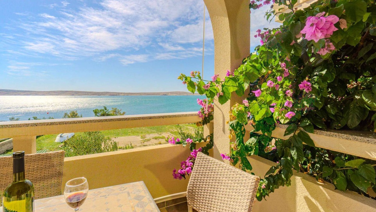 Vidalici Apartment | Apartment with sea view, directly at the beach, beach chairs