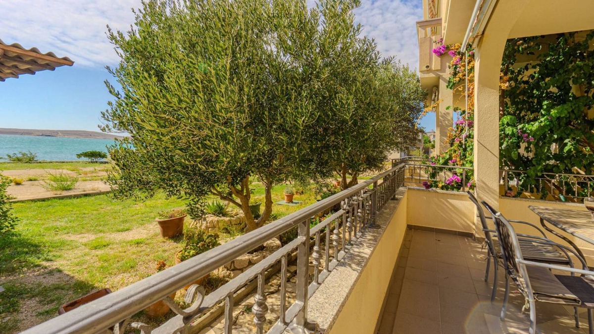 Vidalici Apartment | Apartment with sea view, directly at the beach, beach chairs
