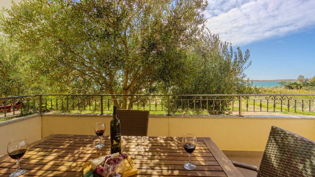 Vidalici Apartment | Apartment with sea view, directly at the beach, beach chairs