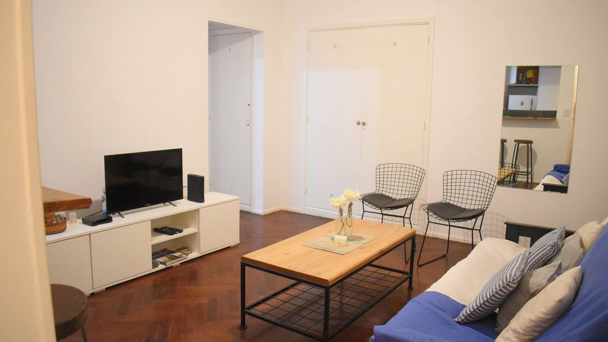 Recoleta Apartment | Apartment with separated bedroom minutes away from Microcentro