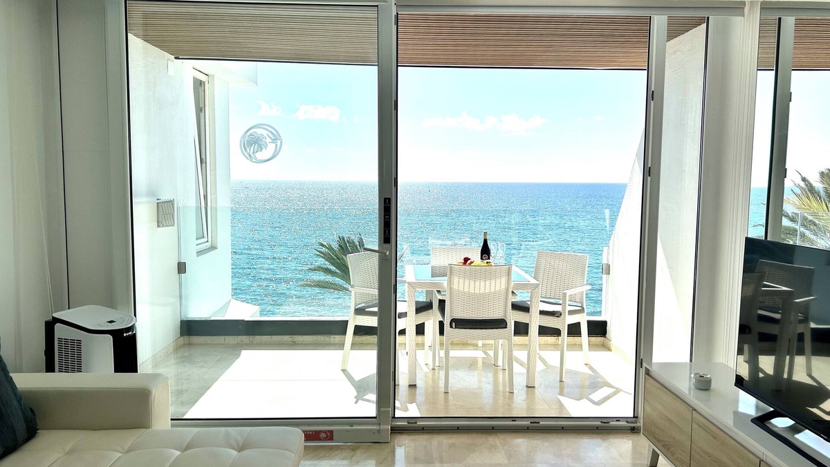 Arguineguin Apartment | Apartment with stunning sea views at the beach