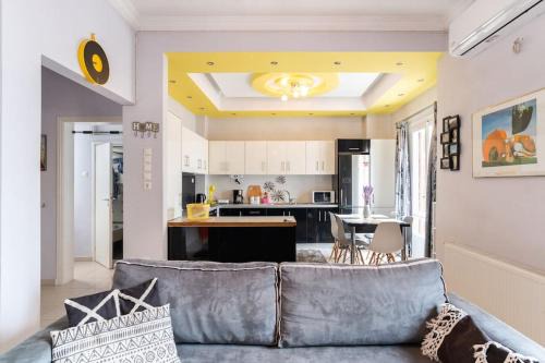 Peiraiki Apartment | Apartment with terrace in Piraiki