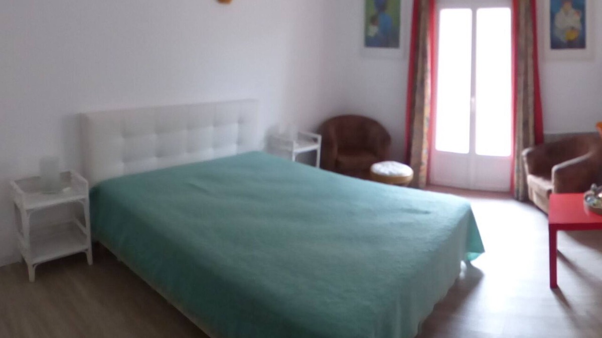 Meze Apartment | Apartment with terrace overlooking the lake, a stone's throw from the port