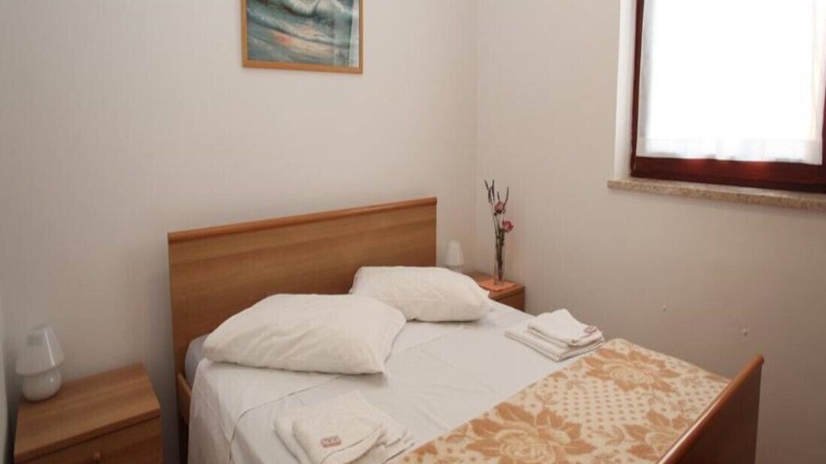 Cres Apartment | Apartment with two bedrooms and terrace double bed