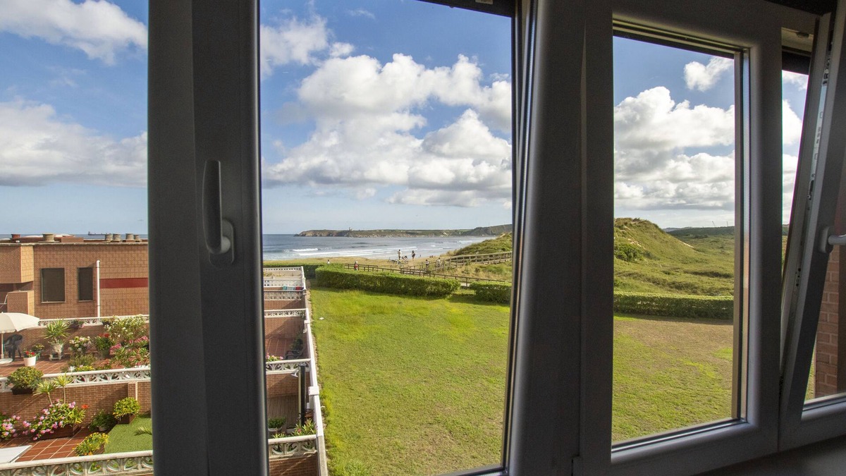 Castrillon House | Apartment with views and direct beach access