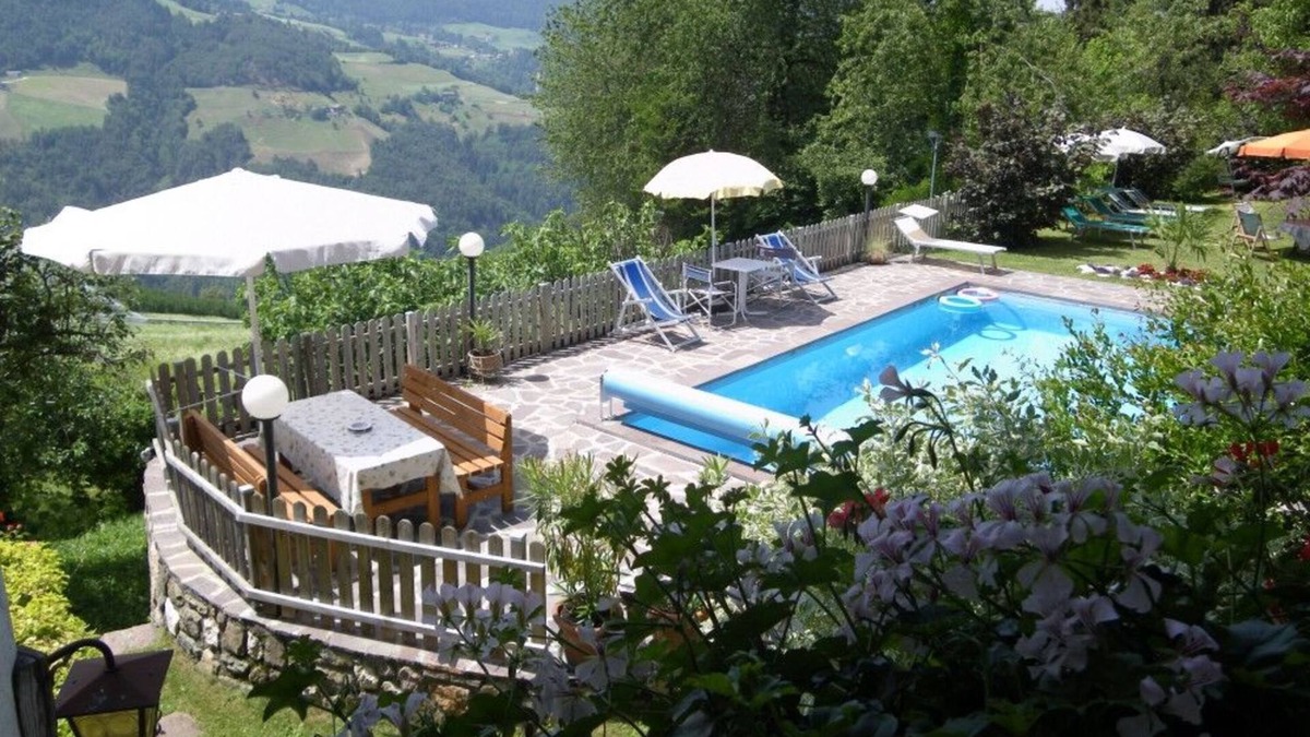Fie allo Sciliar Apartment | Apartment 'Wohnung 3' with Mountain View, Shared Pool and Wi-Fi