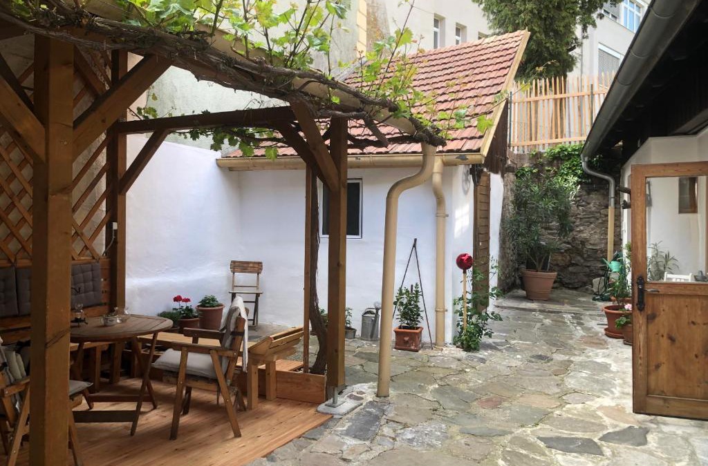 Spitz Apartment | APARTMENT ZUM ROTEN TOR