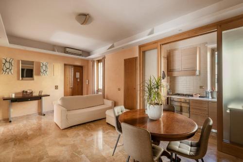 San Giovanni Apartment | Apartment27 Roma