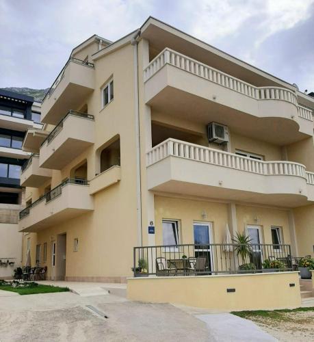Moca Apartment | Apartments Akmadzic