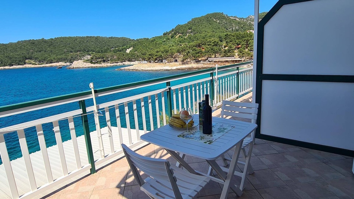 Milna Apartment | Apartments Ana i Ante (95131-A3) - Milna - island Hvar