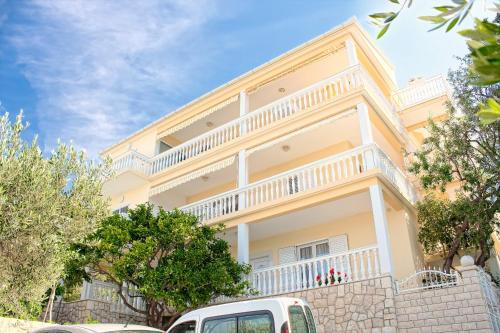Zivogosce Apartment | Apartments and Rooms Katarina