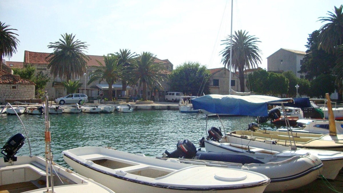 Sucuraj Apartment | Apartments and rooms Mira, (15576), Sućuraj, Croatia