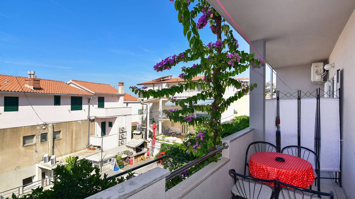 Gorinka Apartment | Apartments Bernarda (66331-A3) - Makarska