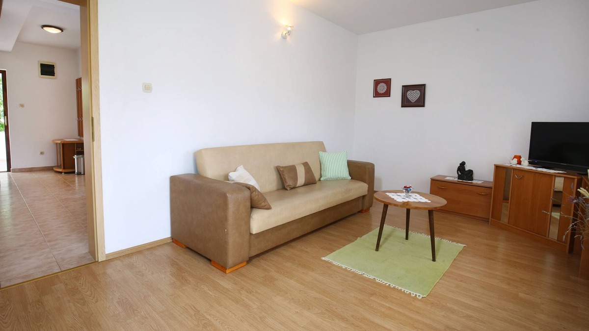 Splitska Apartment | Apartments Boro