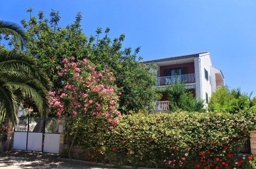 Loviste Apartment | Apartments by the sea Loviste, Peljesac - 10182