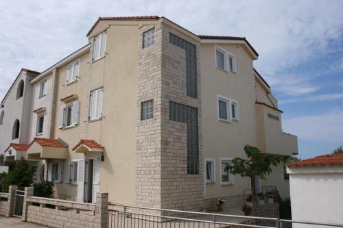 Mandre Apartment | Apartments by the sea Mandre, Pag - 6537