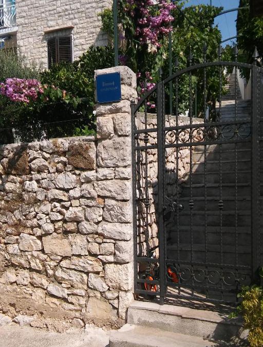Milna (Brac) Apartment | Apartments by the sea Milna, Brac - 735