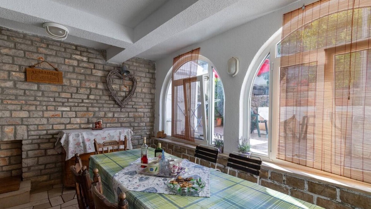 Pokrivenik Apartment | Apartments Davorka (38421-A3) - Gdinj - island Hvar
