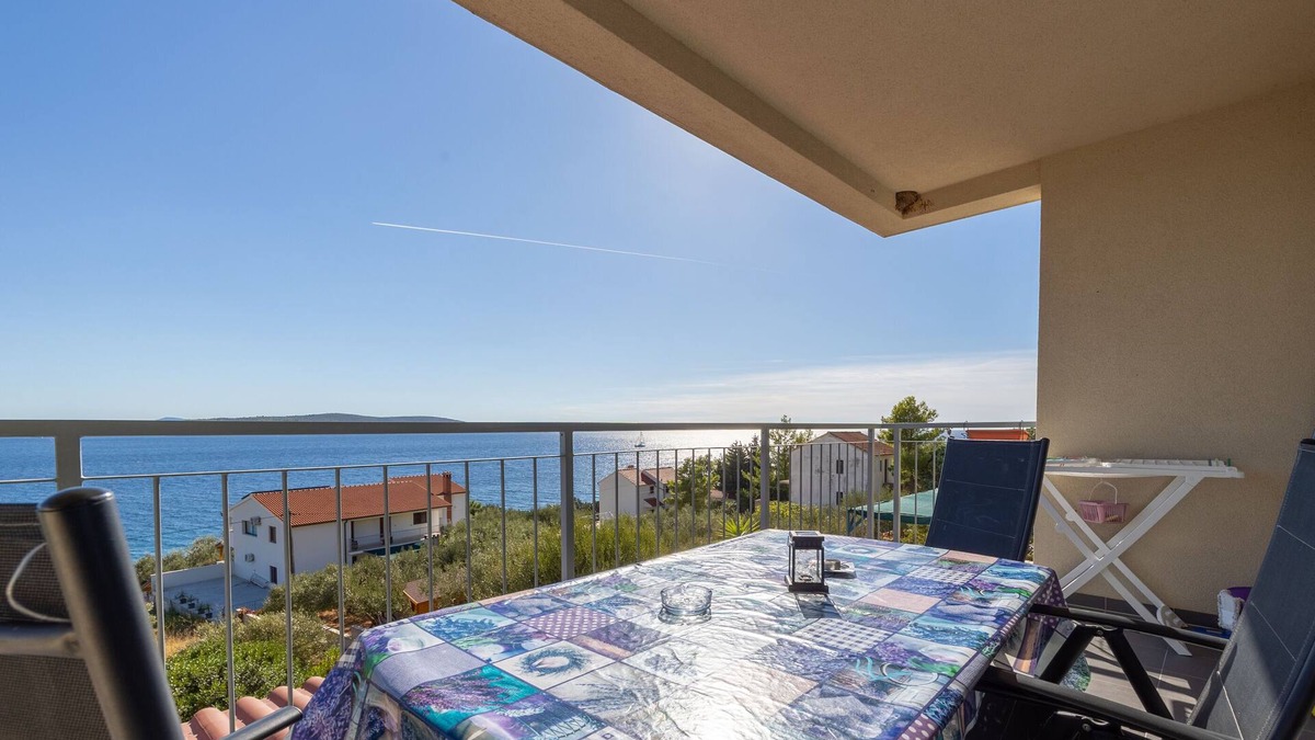 Zavala Apartment | Apartments Ena (33981-A3) - Zavala - island Hvar