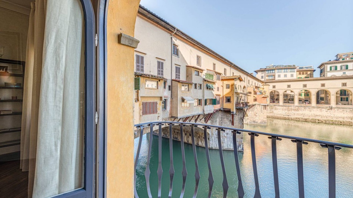 Oltrarno Apartment | Apartments Florence- Golden Tower with View