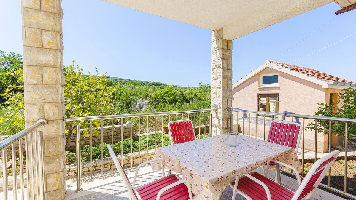 Necujam Apartment | Apartments Kažimir (45981-A2) - Necujam - island Solta