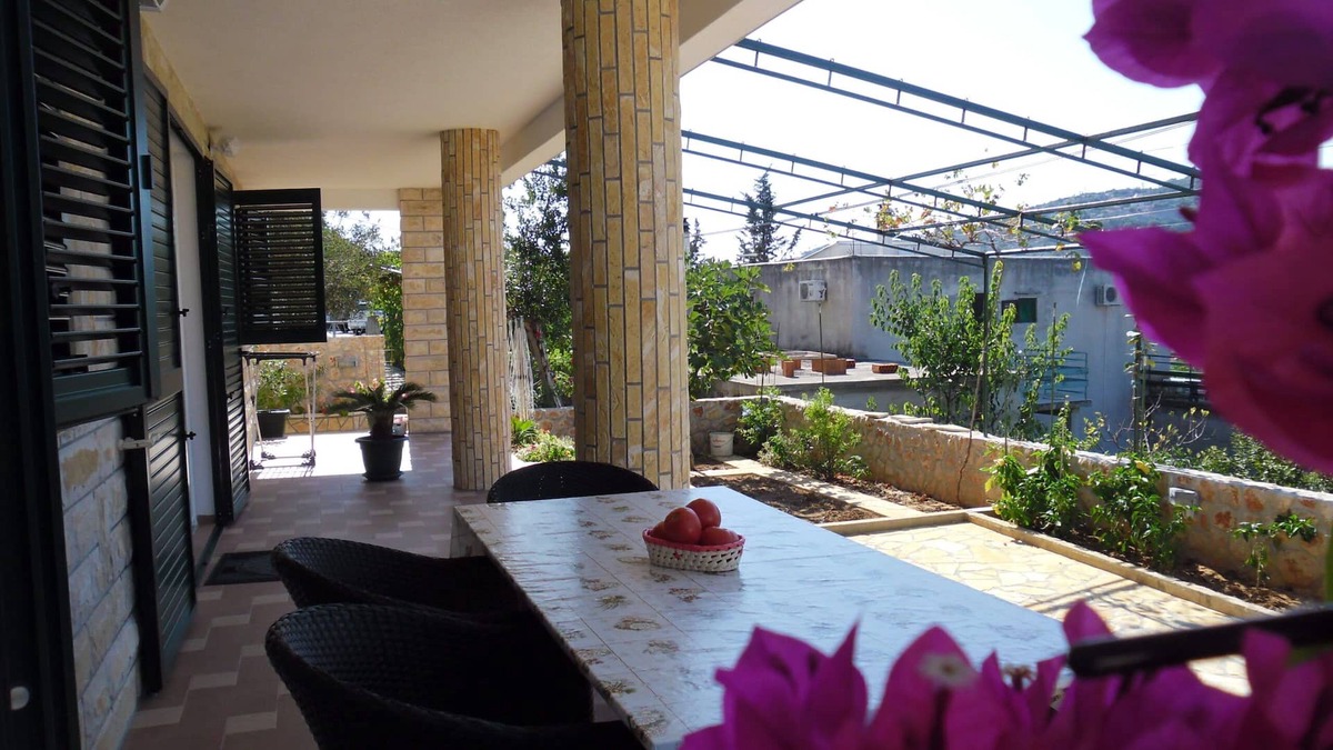 Tijesno Apartment | Apartments Hari (89361-A4) - Tisno - island Murter