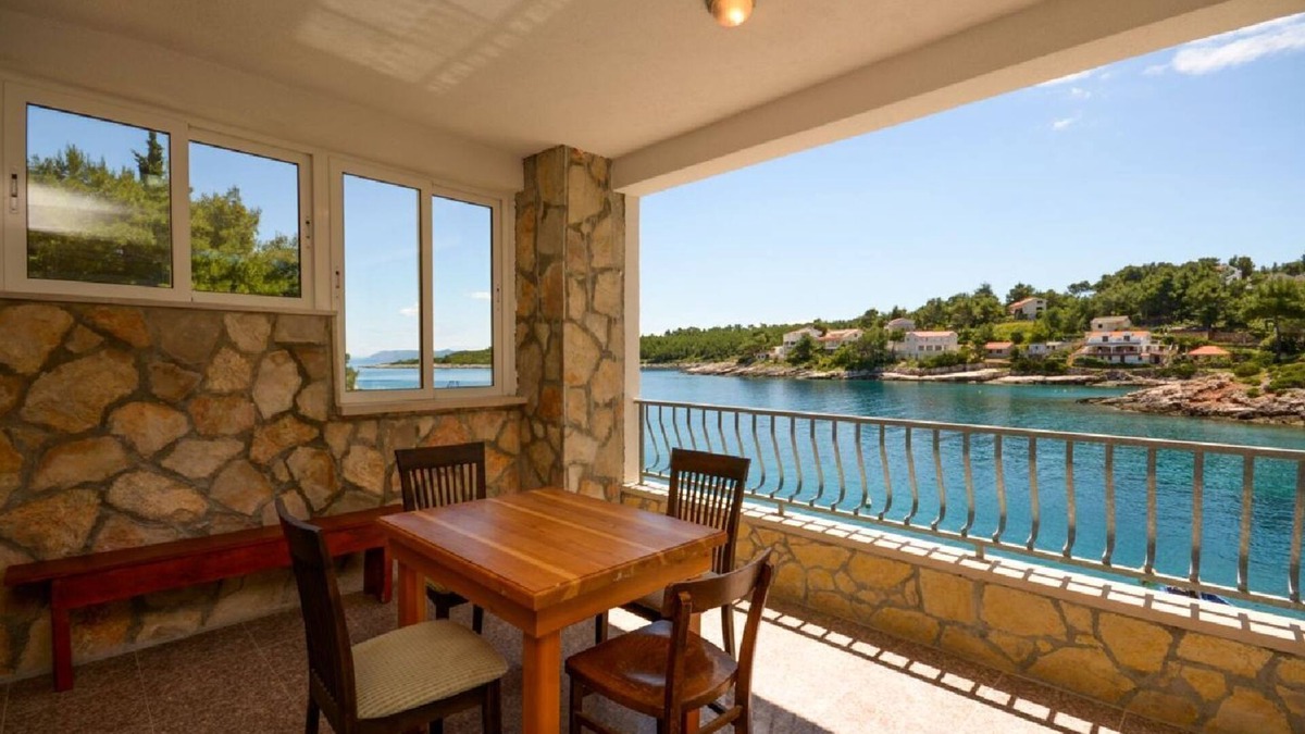 Cove Basina (Jelsa) Apartment | Apartments Ivo (38671-A4) - Basina