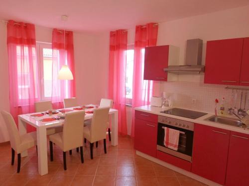 Silo Apartment | Apartments Kvesić