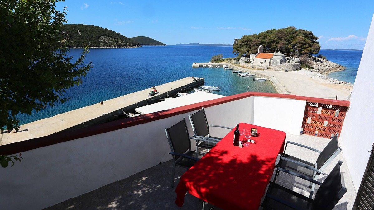 Savar Apartment | Apartments located directly on the sea, with sea views and wonderful views.
