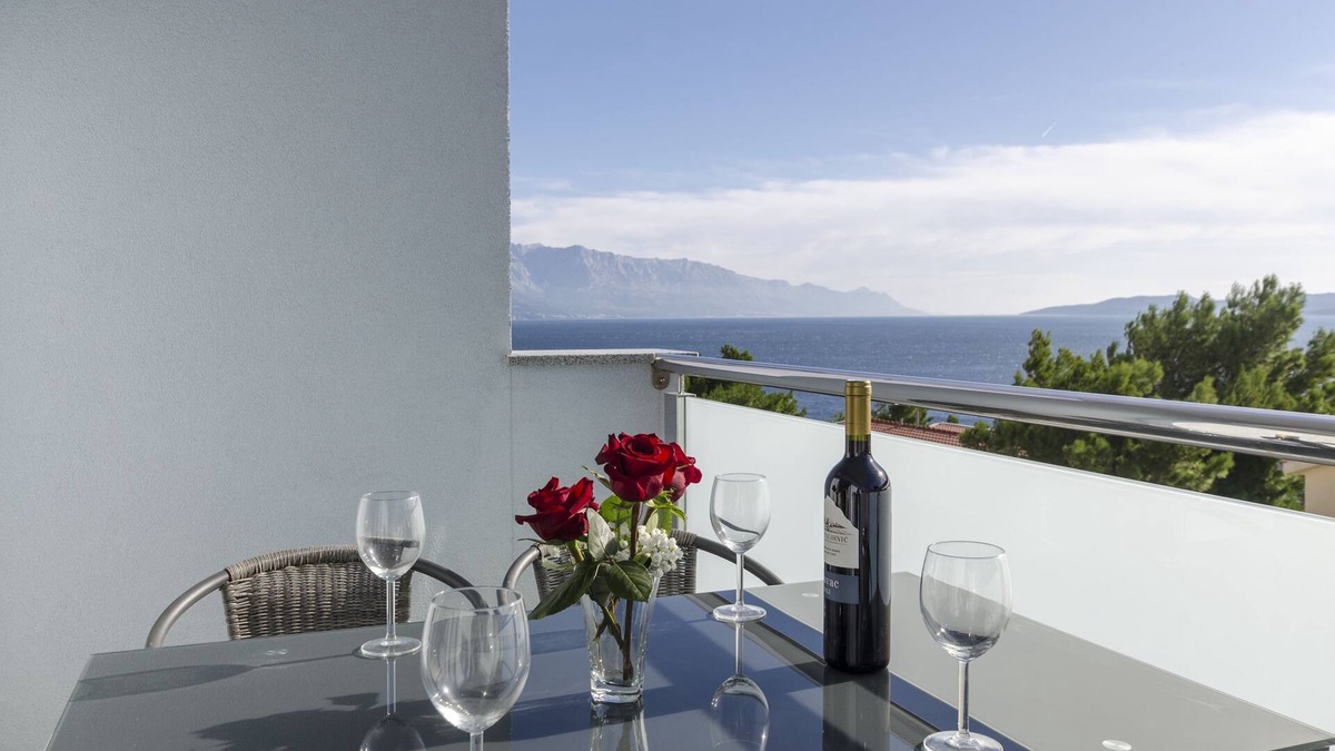 Ruskamen Apartment | Apartments Lorenzo (26581-A3) - Lokva Rogoznica