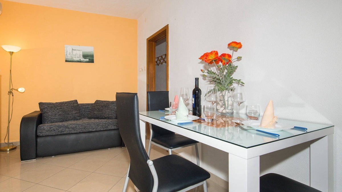 Vrpolje Apartment | Apartments Marieta (39871-A2) - Makarska