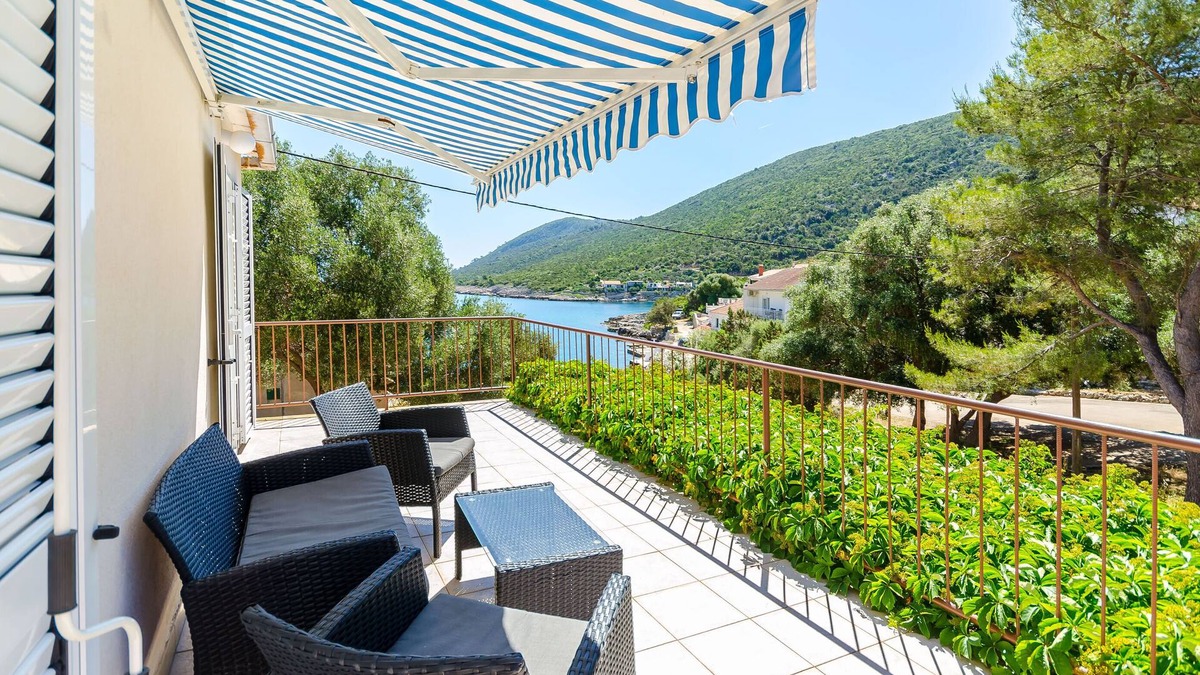 Pokrivenik Apartment | Apartments Nedeljko (34121-A2) - Gdinj - island Hvar